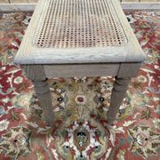Banc d'office style Louis-Philippe en chêne massif et cannage