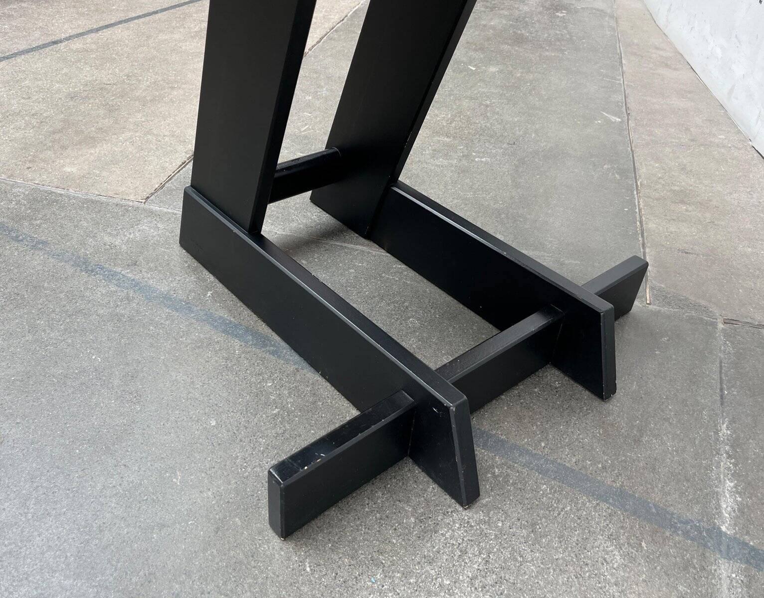 Postmodern standing desk by Holznest Design