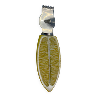 Lemon zester