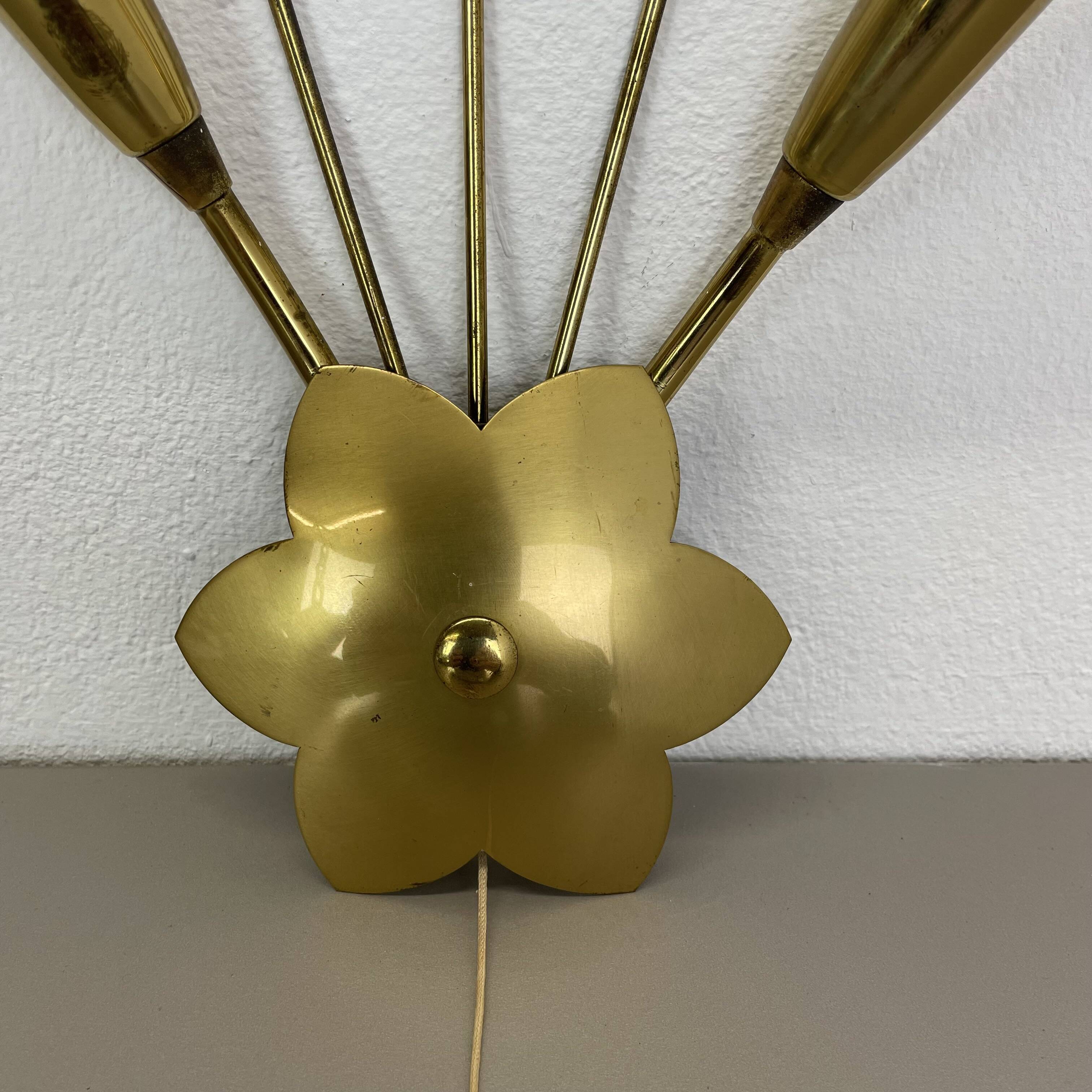 rare minimalist 33cm Brass Theatre Wall Light Sconce, Italy 1950s