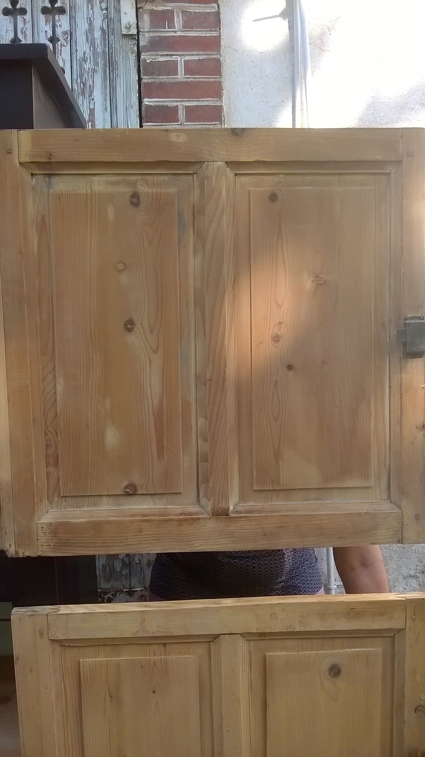 Cabinet patina black and green