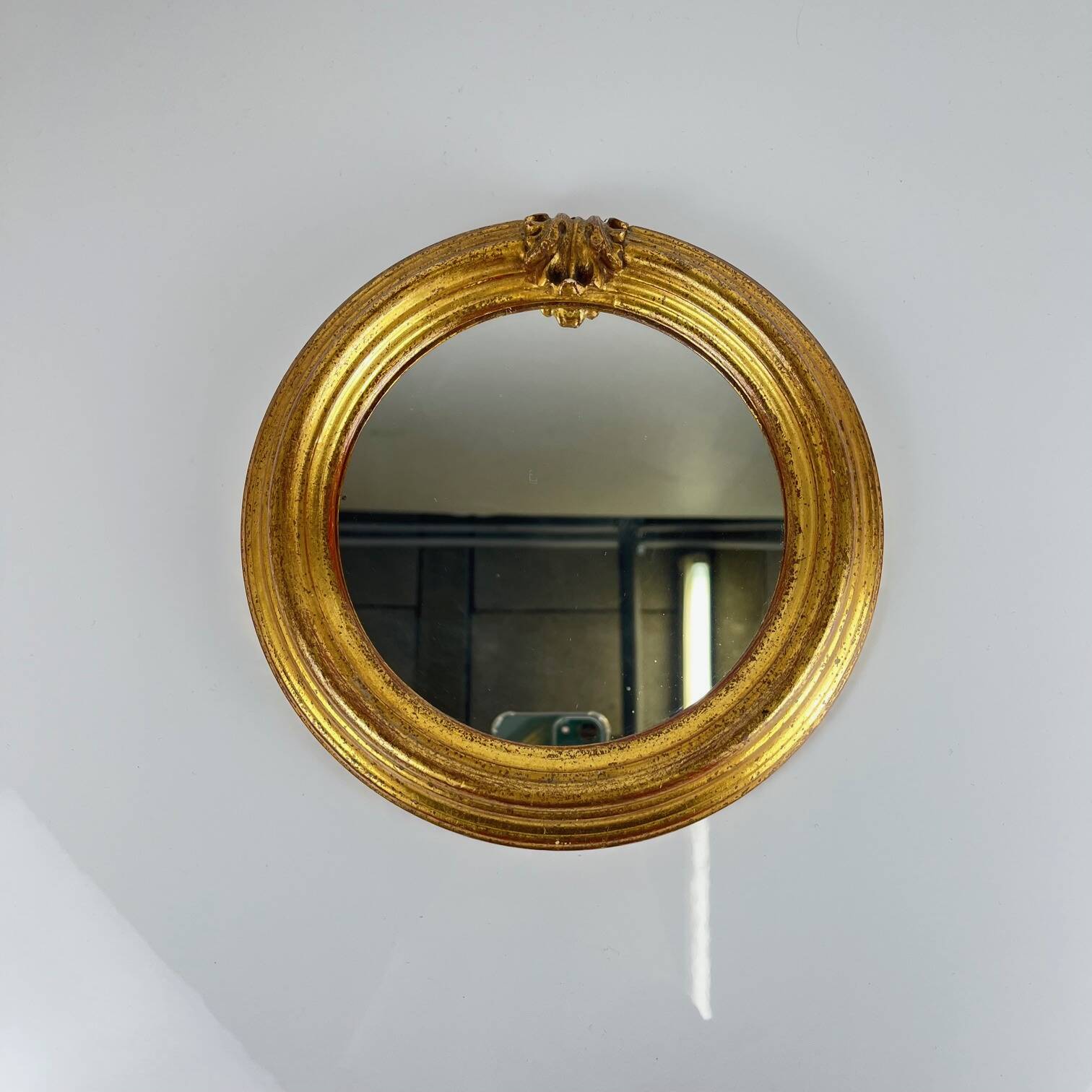 Petit miroir médaillon, XXe, style Louis XV