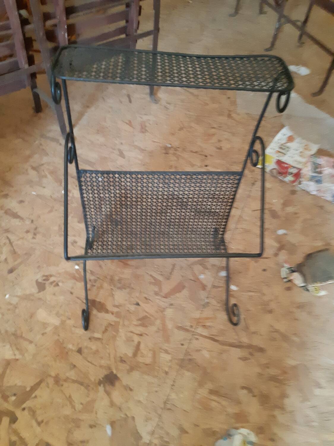 Matego style vintage magazine holder