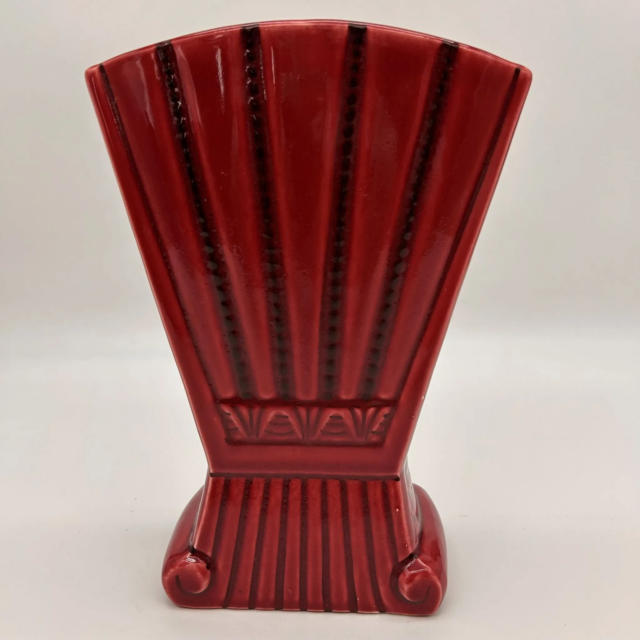 Vase en céramique de style Art Déco