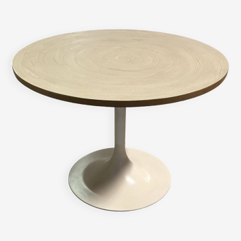 Table tulipe