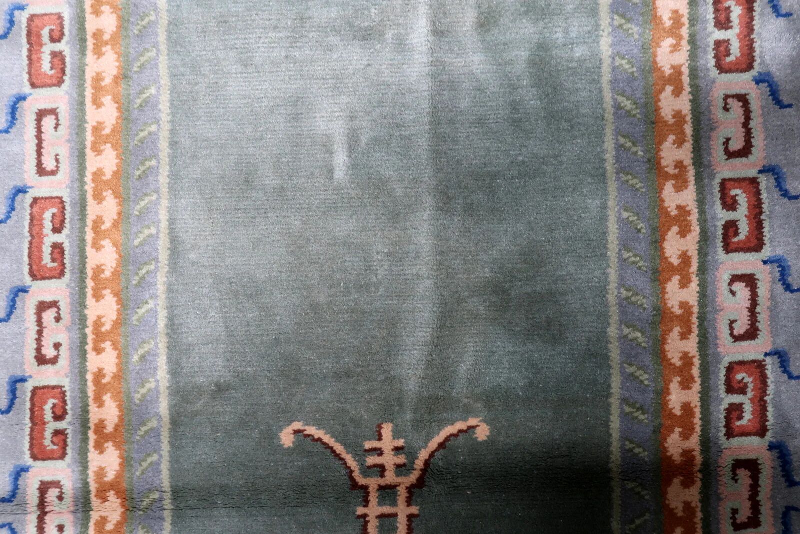 Tapis fait main Art Déco tibétain vintage 113 cm x 194 cm années 1960