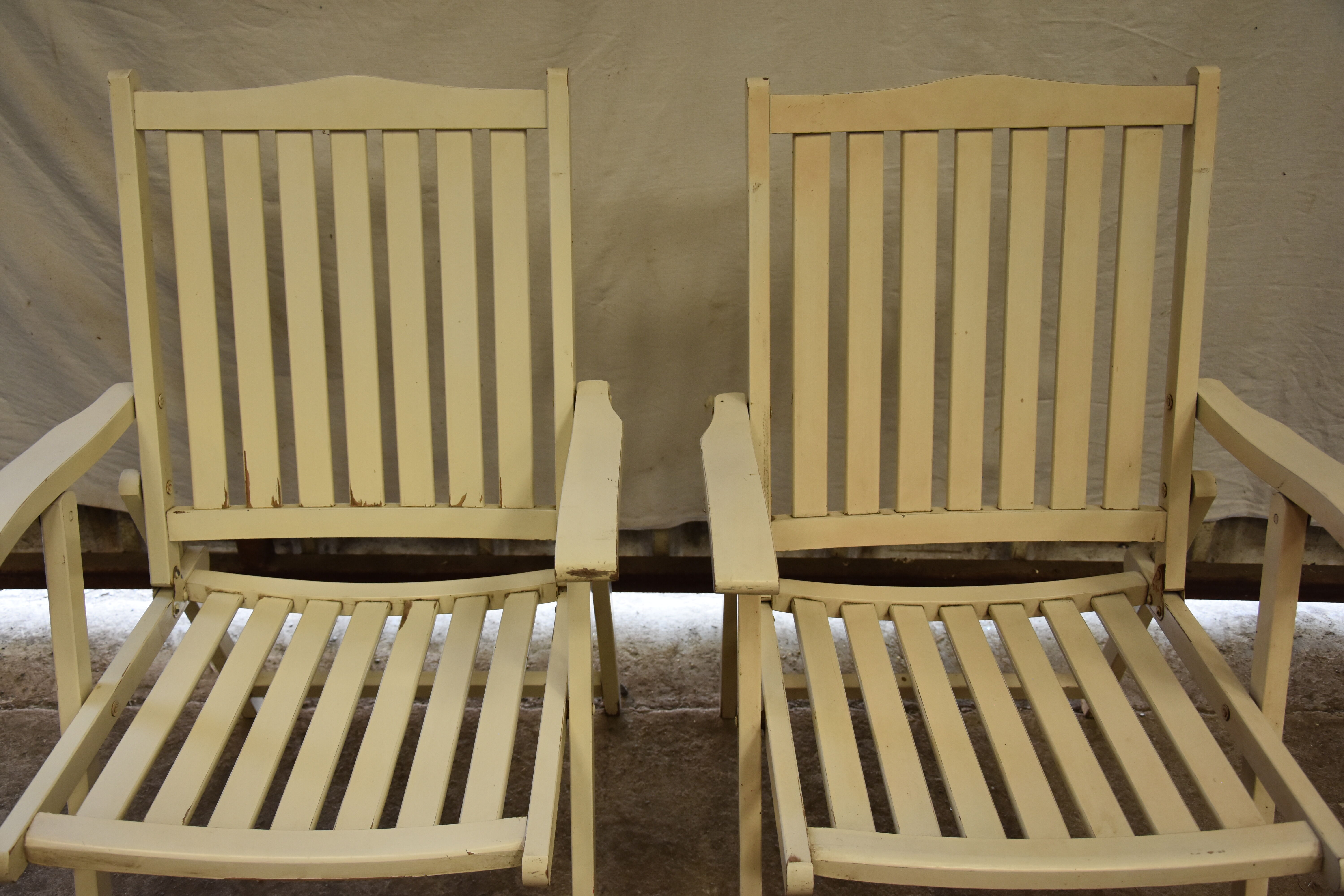Set of 2 vintage folding armchairs