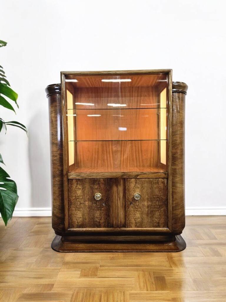 Vintage art deco cabinet / display cabinet with integrated lamps