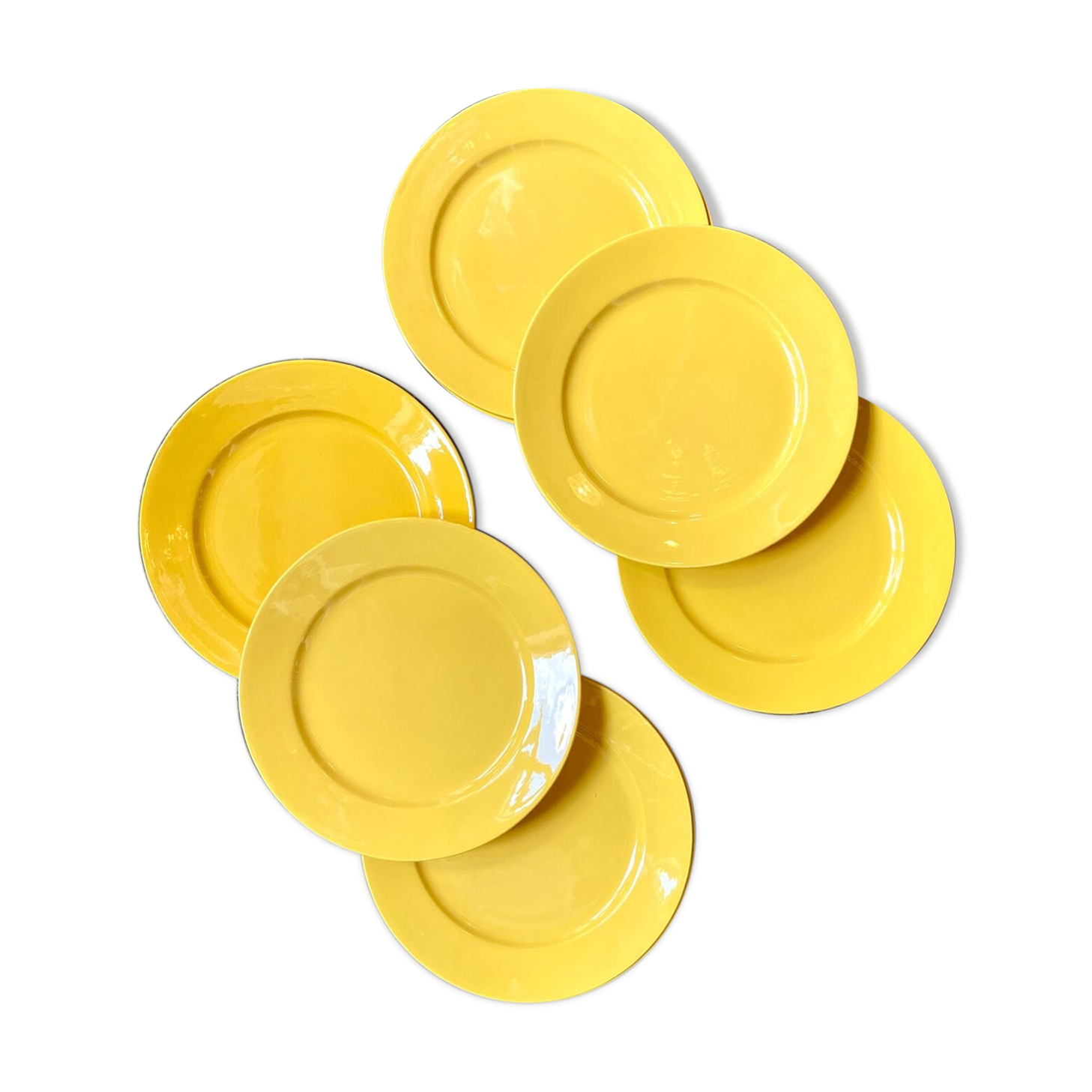 12 yellow earthenware dinner plates