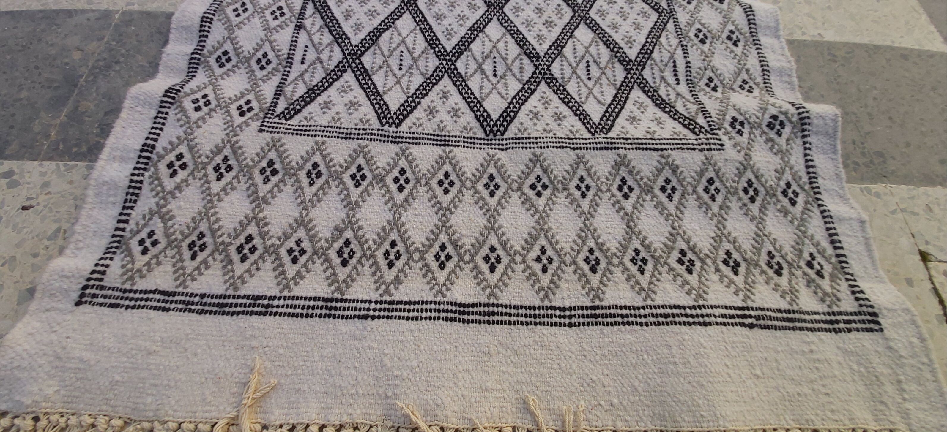 Handmade white carpet corridor 370x80cm