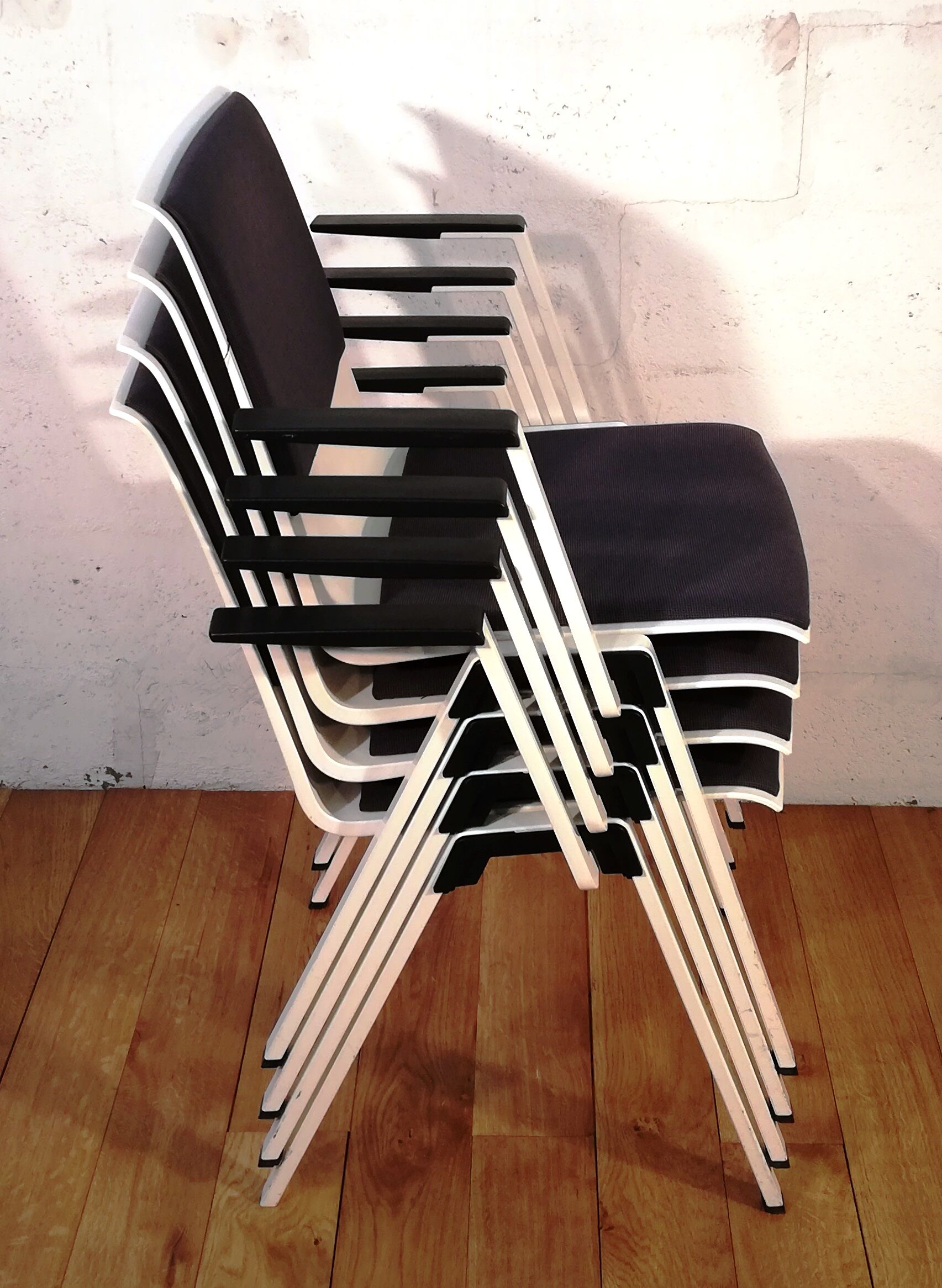 Publica visitor chair