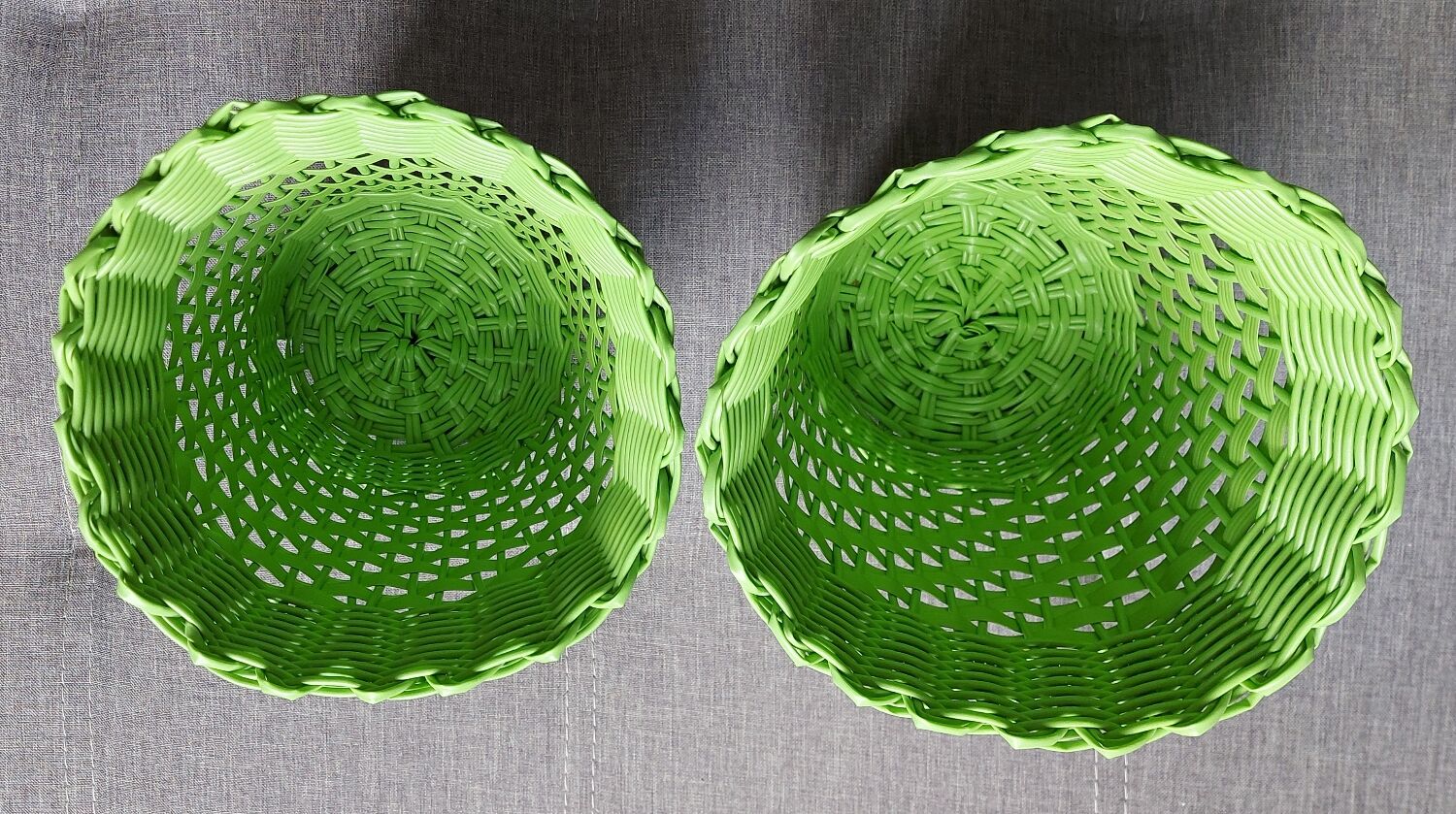 Pair of scoubidou pot covers