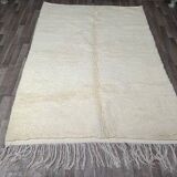 Simple Moroccan rug in natural wool, 250cm x 150cm
