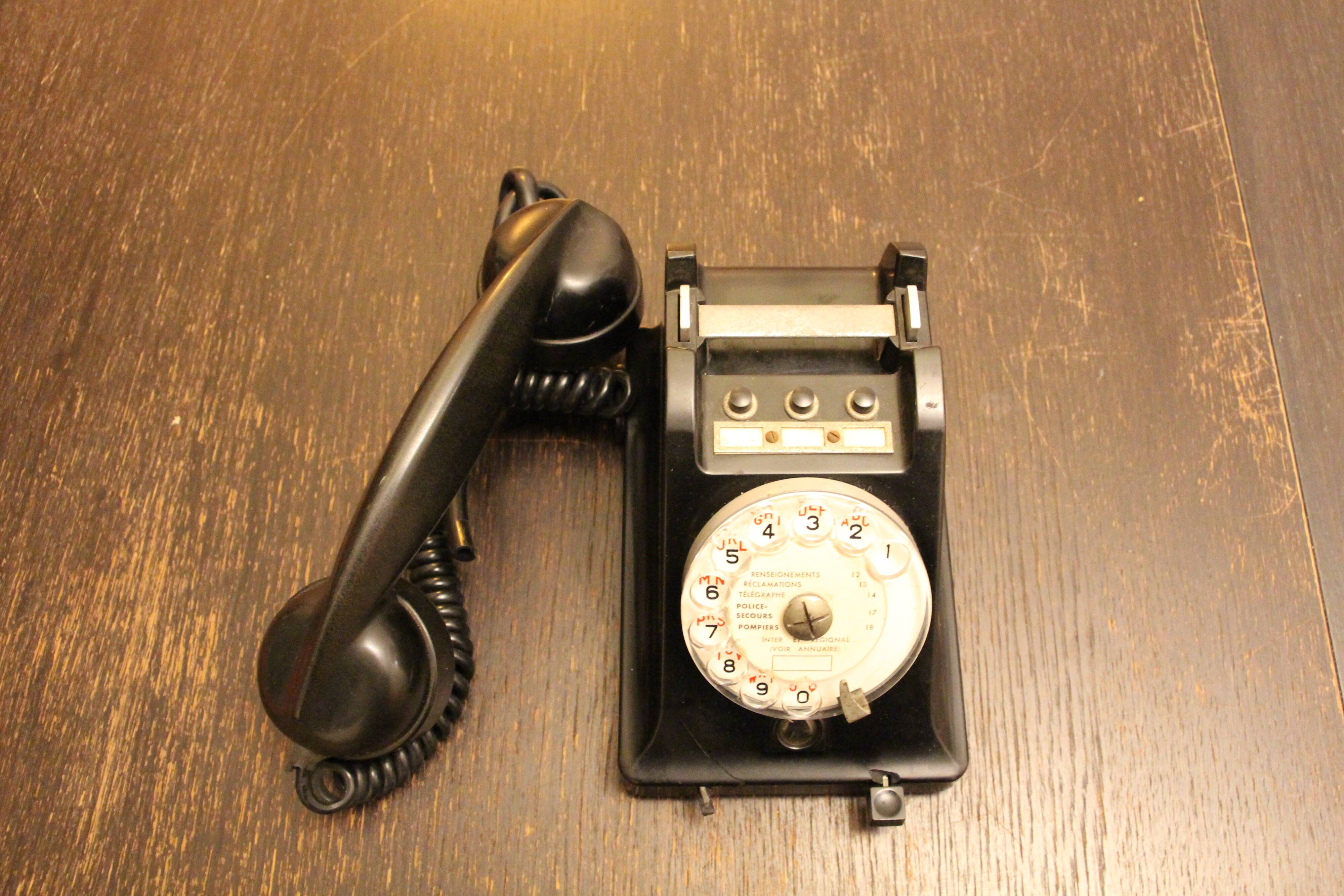 Ericsson phone in black bakelite