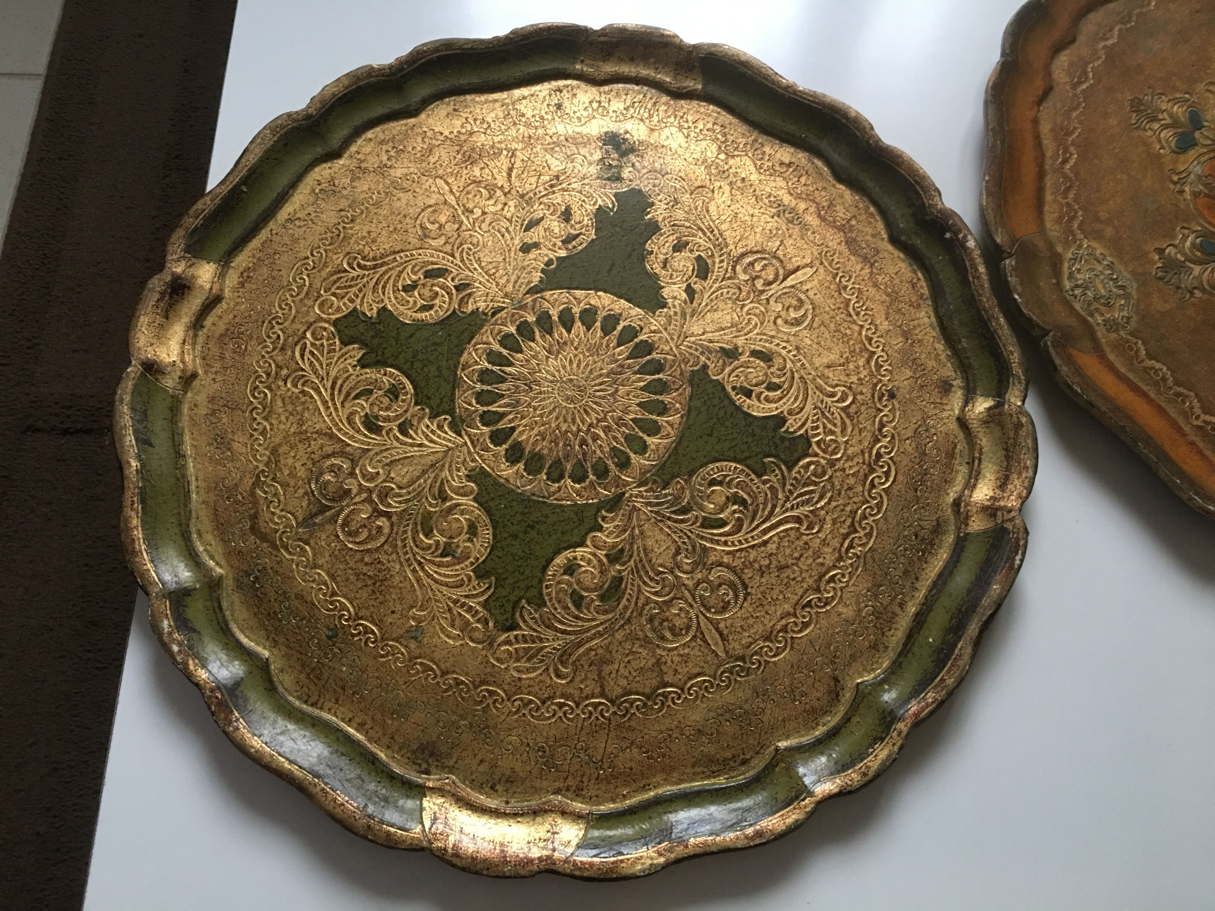 Lot de 4 plateaux florentins