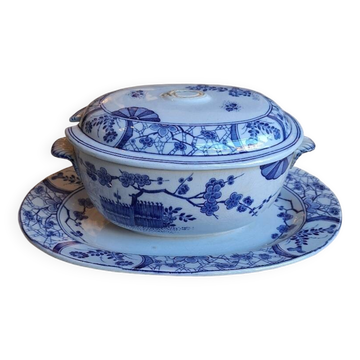 Japan model sauce boat by Creil and Montereau 19th century