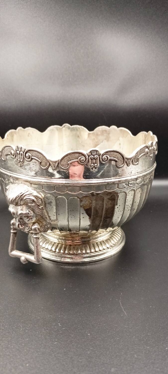 Monteith bowl type glass cooler