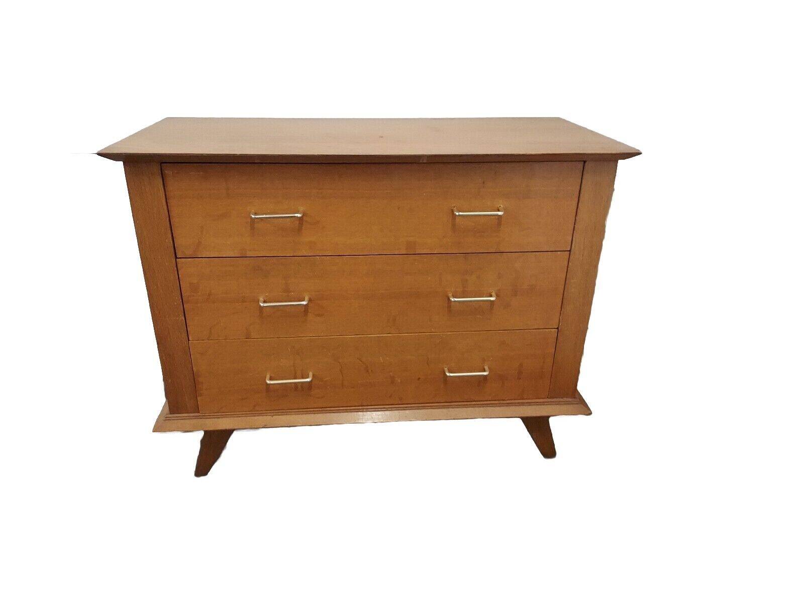 Vintage chest of drawers from the 70s in oak