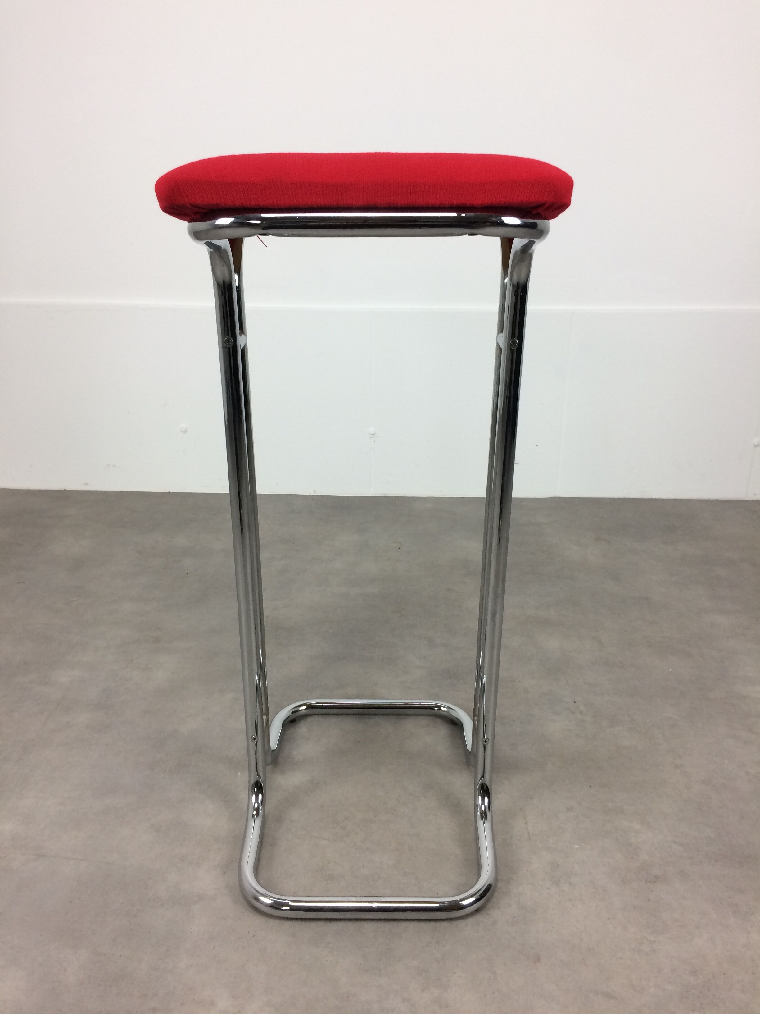 Bar stool 70's chrome and red fabric
