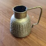 Little oriental pitcher in engraved brass, handcrafted. rare, 19th century period.