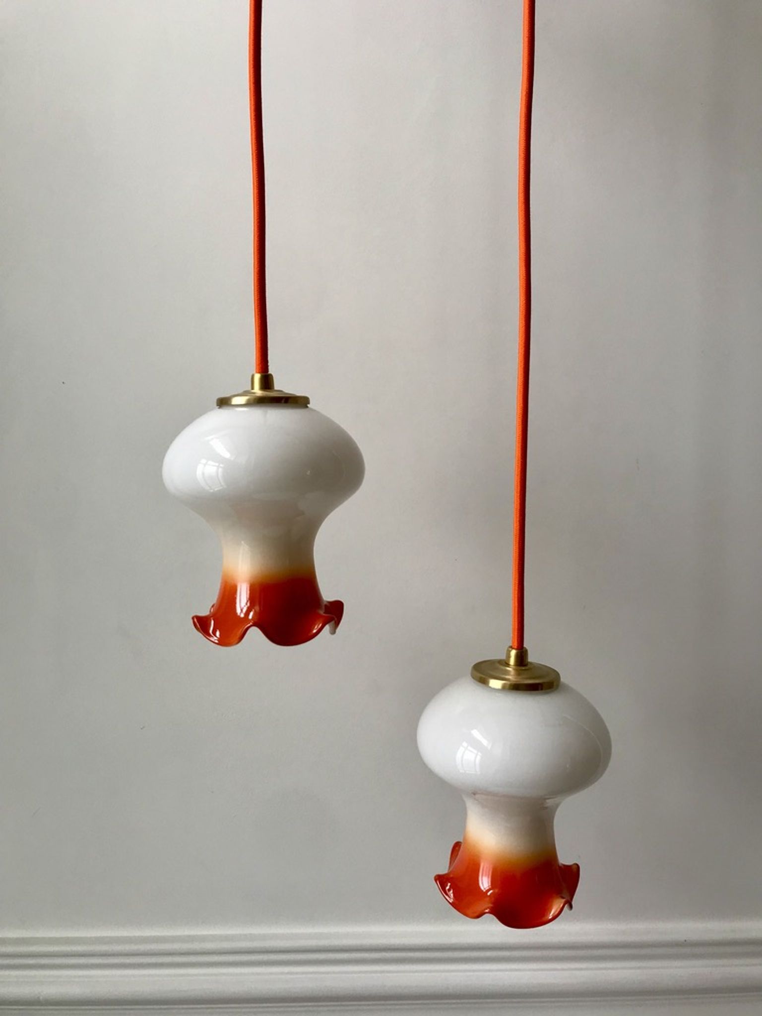 Pair of orange opaline tulips gradient white thread 70s