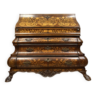 Hollande XVIIIeme siècle: Commode Scribanne de forme galbée en bois mouluré