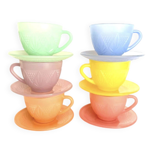 ensemble de tasses vintage