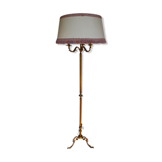 Lampadaire tripode trois bras de lumières en bronze de style Louis XV