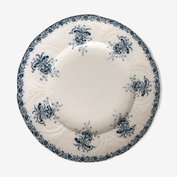 White and blue faience plate Saint Amand and Hamage