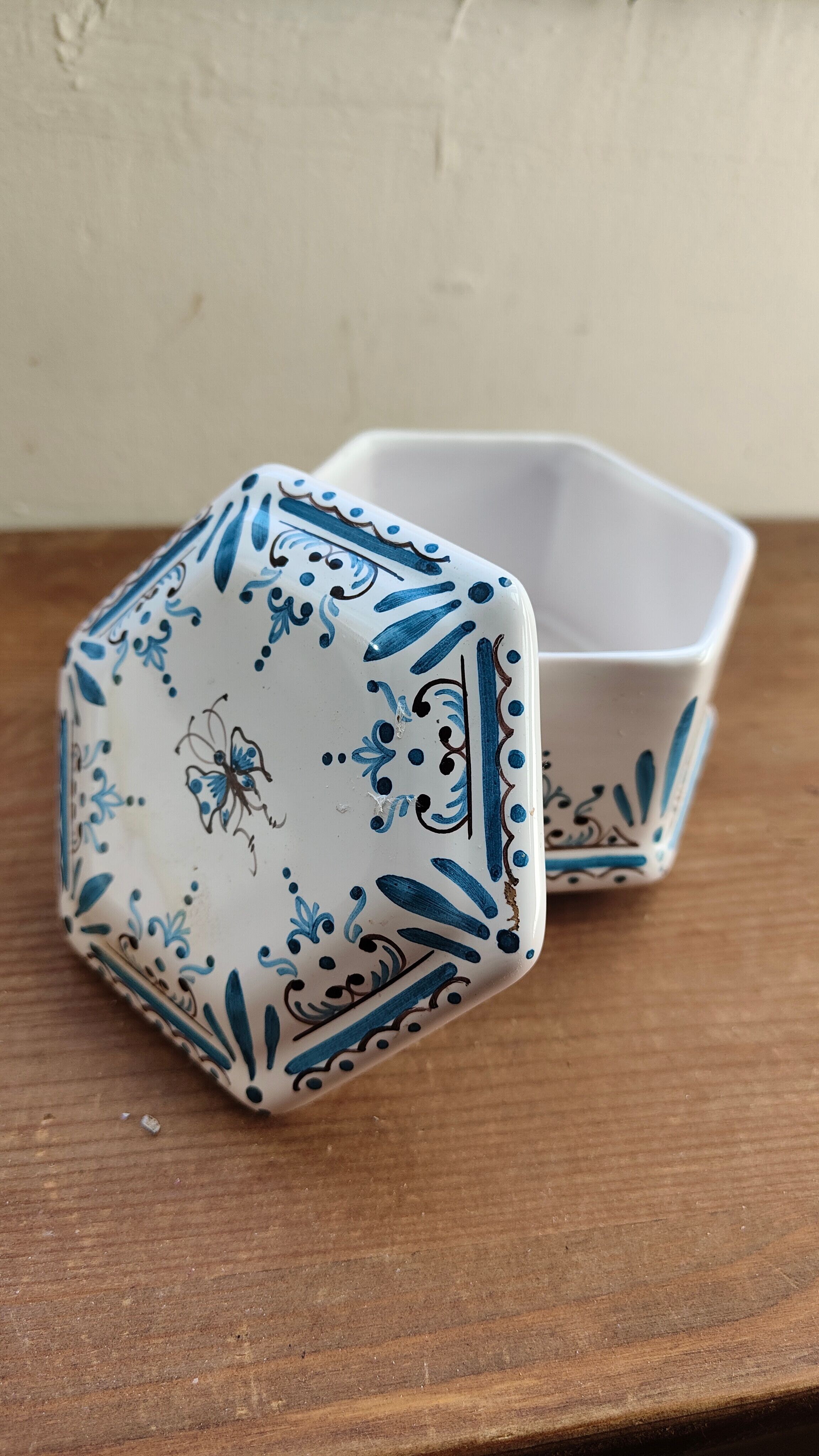 Sugar Moustiers butterfly blue décor