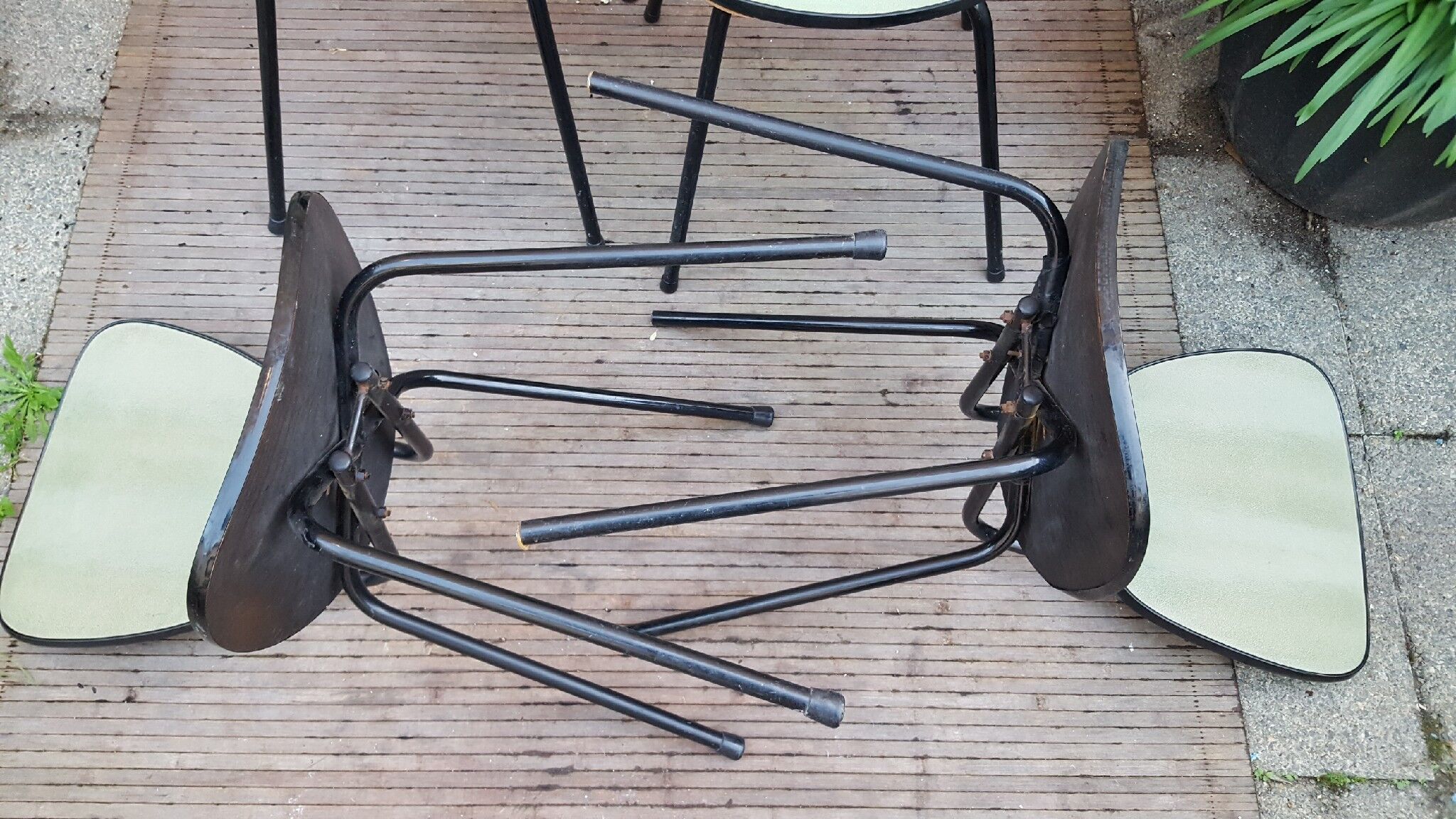 Série de 4 chaises des années 70