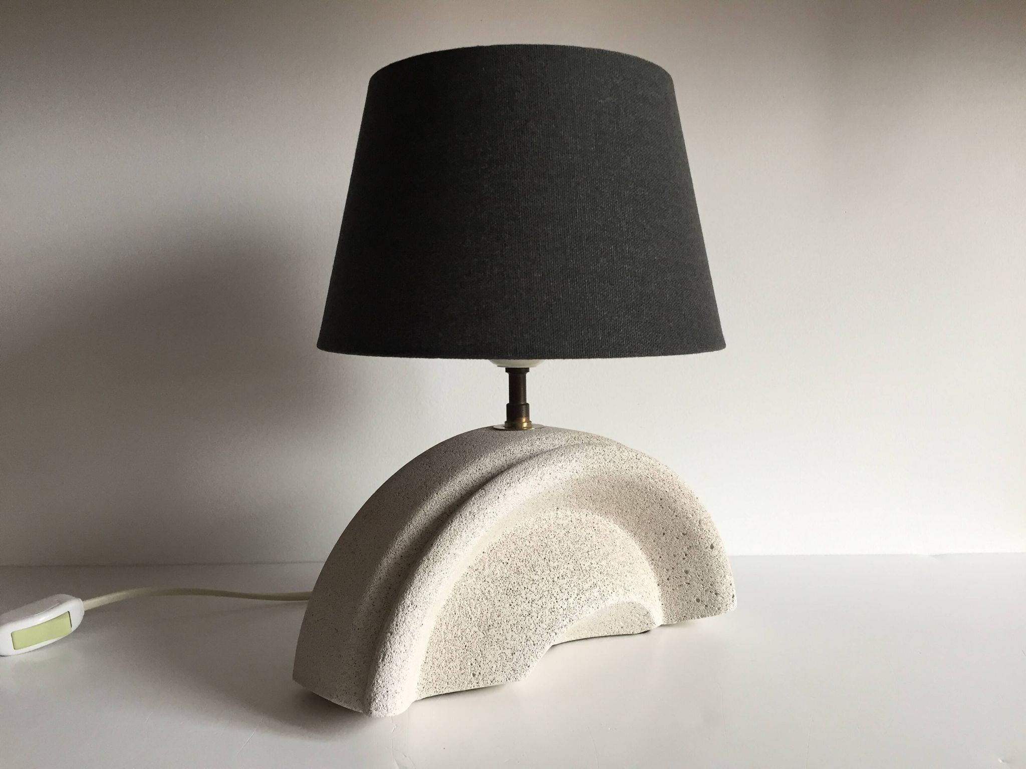 Lampe béton cellulaire façon Albert Tormos