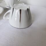 Set of 5 art deco style cups and saucers