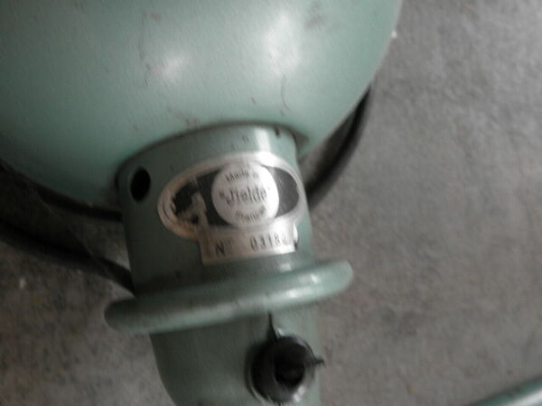 Lampe industrielle Jielde de bureau ou murale