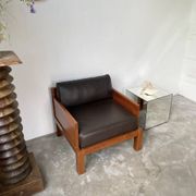 Fauteuil moderniste bois exotique et cuir