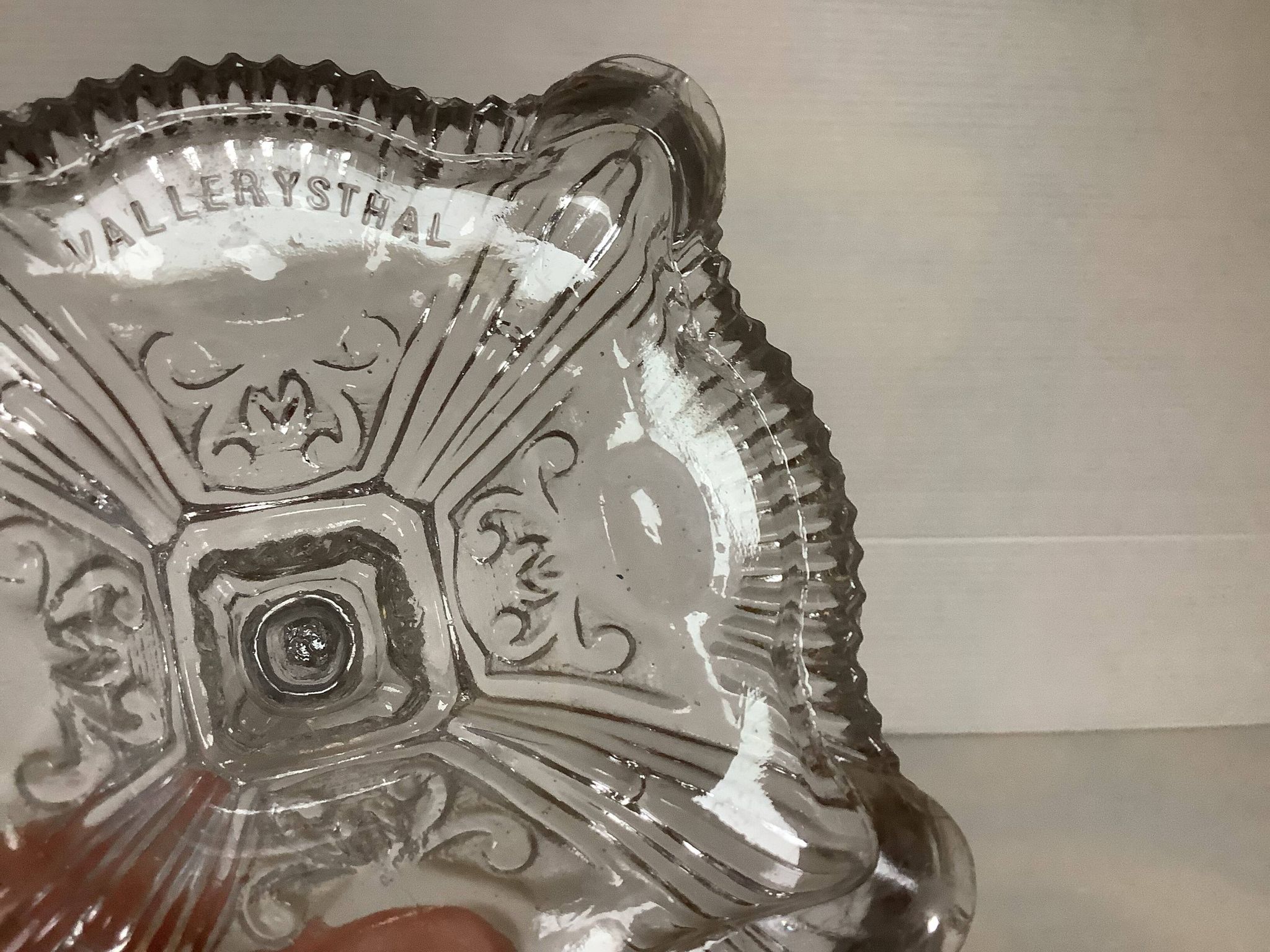Bougeoir vallerysthal en verre moulé art déco