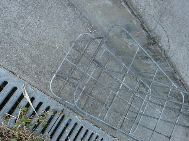 Metal bottle holder 8 lockers 60s