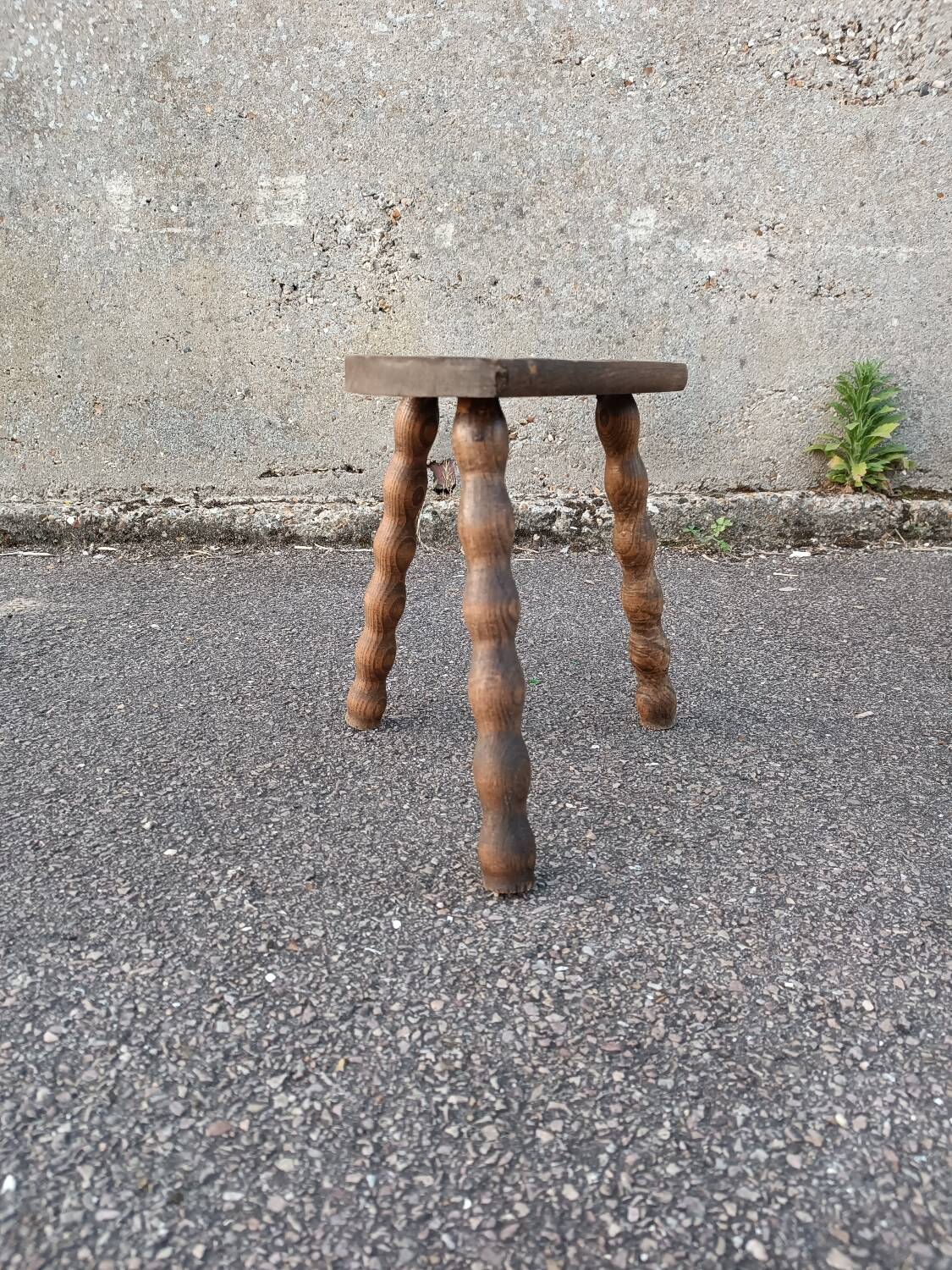 Tripod stool