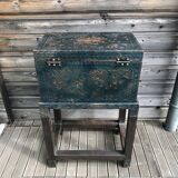 Metal-encrustation wood box