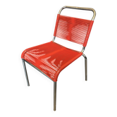 Chaise scoubidou ou spaghetti rouge chrome vintage 1960