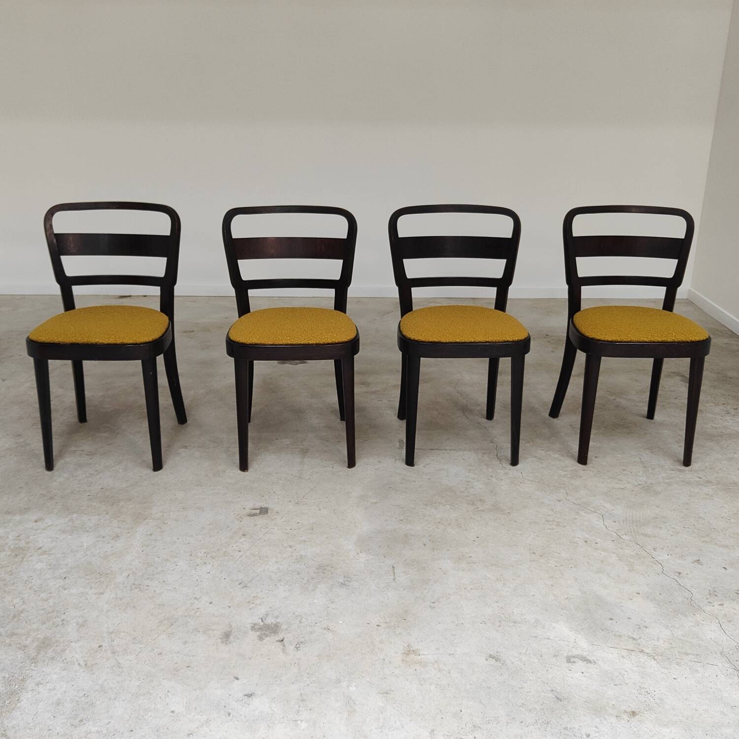 Set of 4 Thonet art deco chairs 1930, mustard yellow buckle