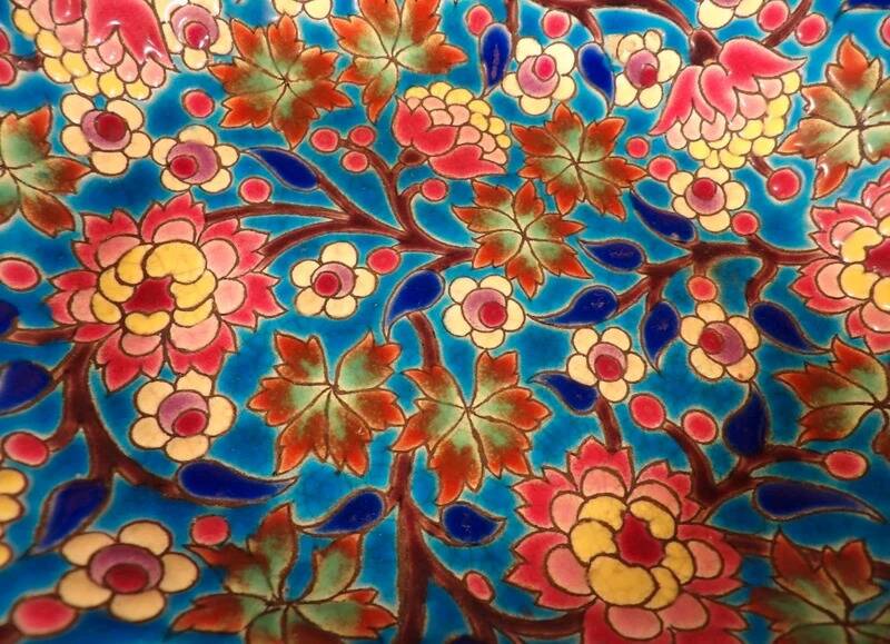Longwy enamels – Important lobed plate with polychrome floral decoration, 20th century