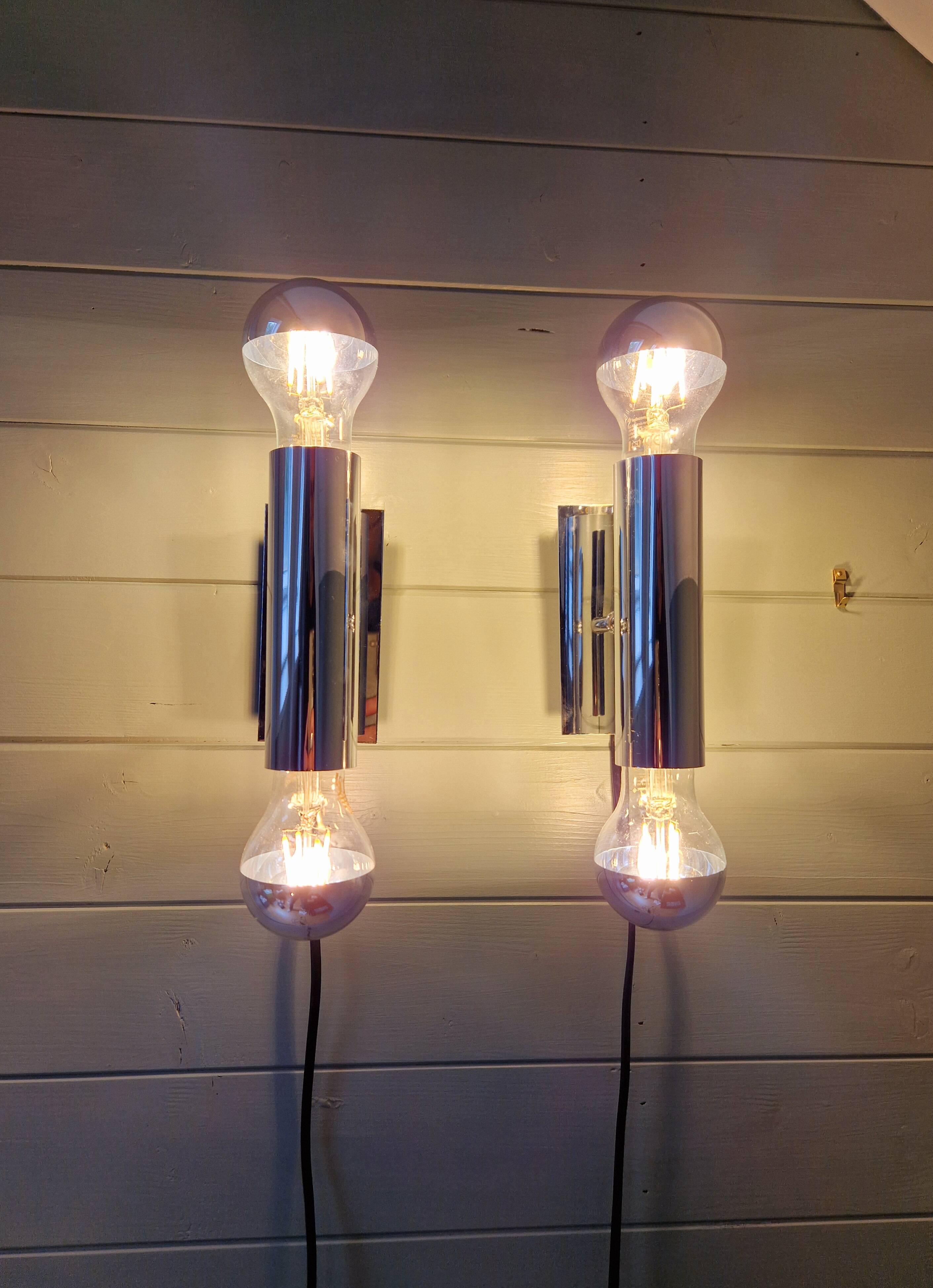 Pair of tubular double-light wall lights in chrome-plated metal, 1970s