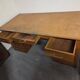 Bureau a caissons d'administration ancien en bois