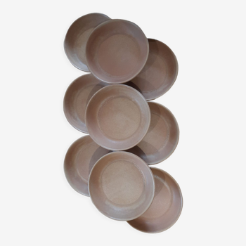 Hollow stoneware plates