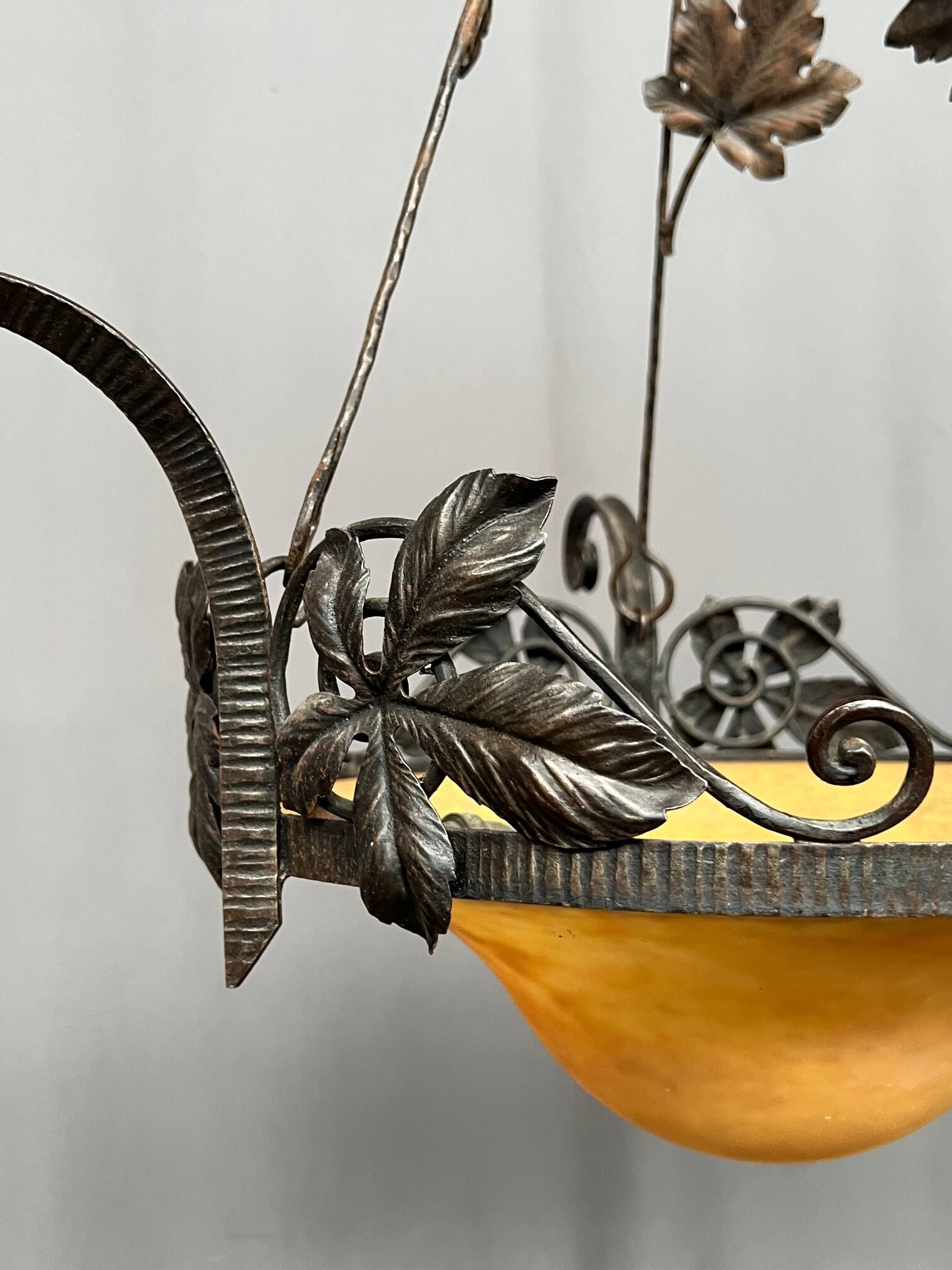 Muller Frères Lunéville (1895 - 1933). Art Nouveau style chandelier.