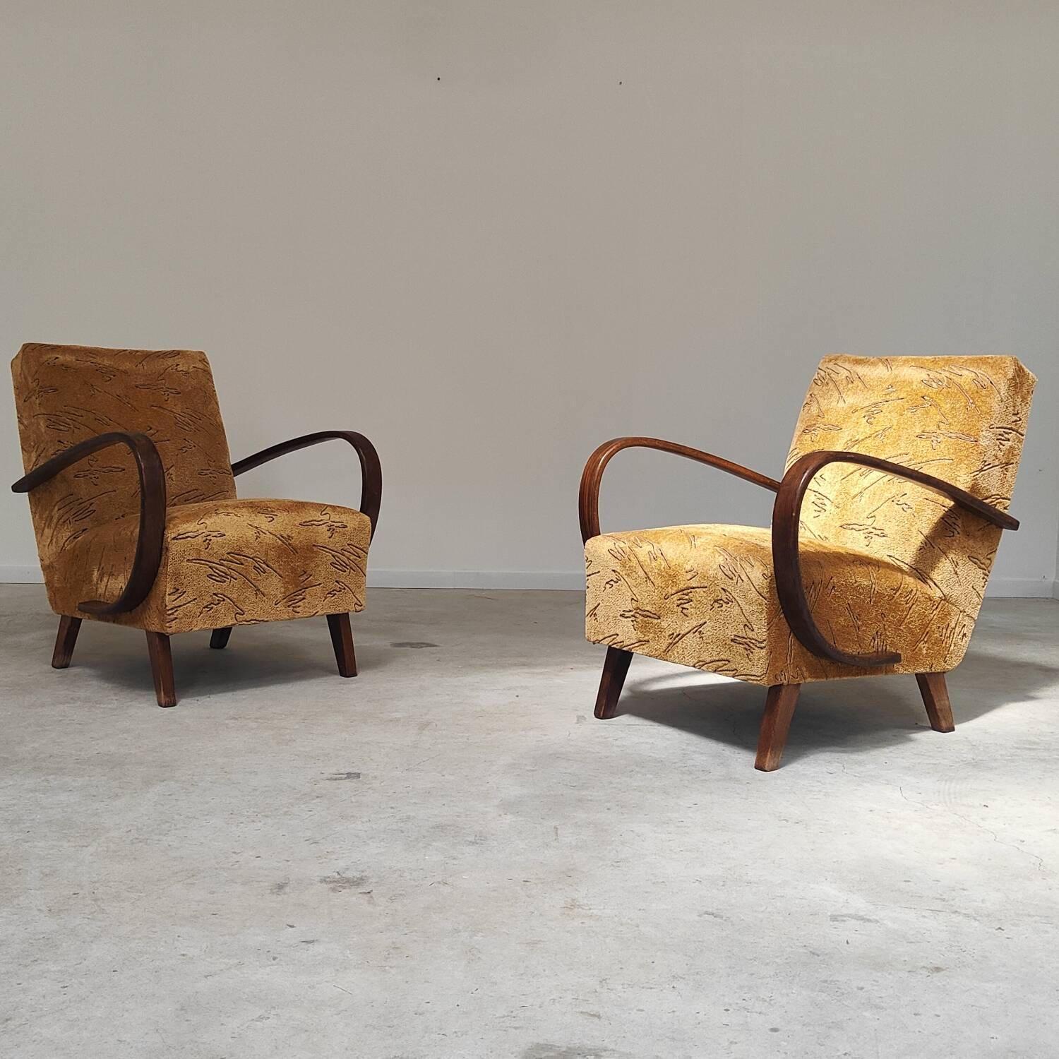Pair of Art Deco armchairs H410 Type C by Jindrich Halabala for UP Zavody