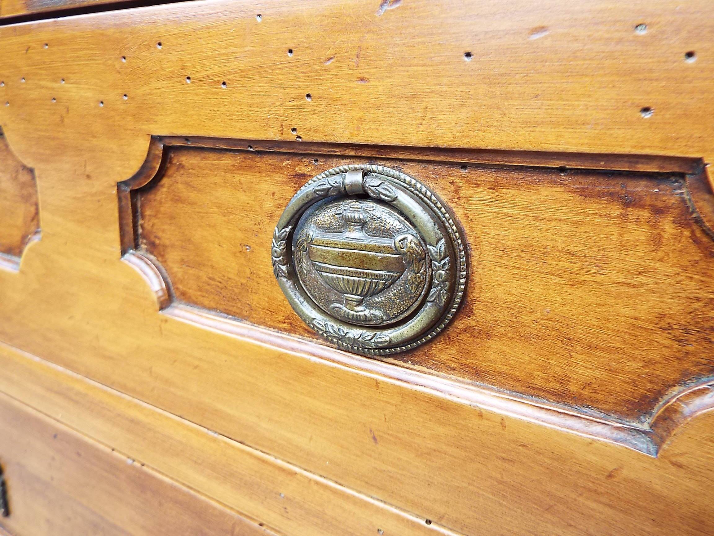 Louis XVI style 2-drawer saute chest of drawers