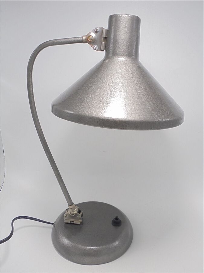 Articulated lamp