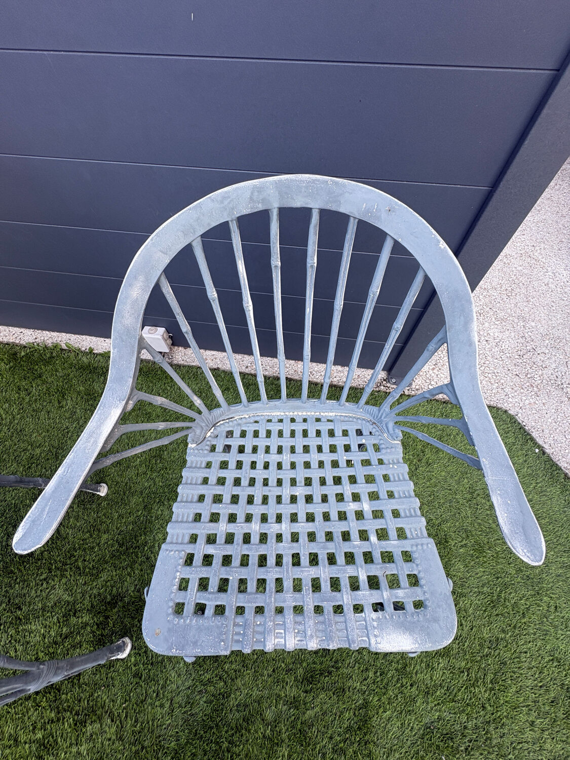 6 cast iron chairs from the 1950s